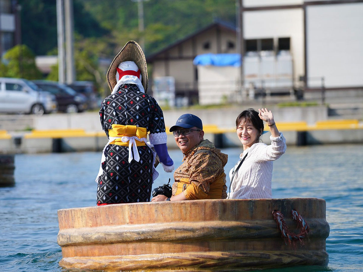 Taraibune (tub boats)_3